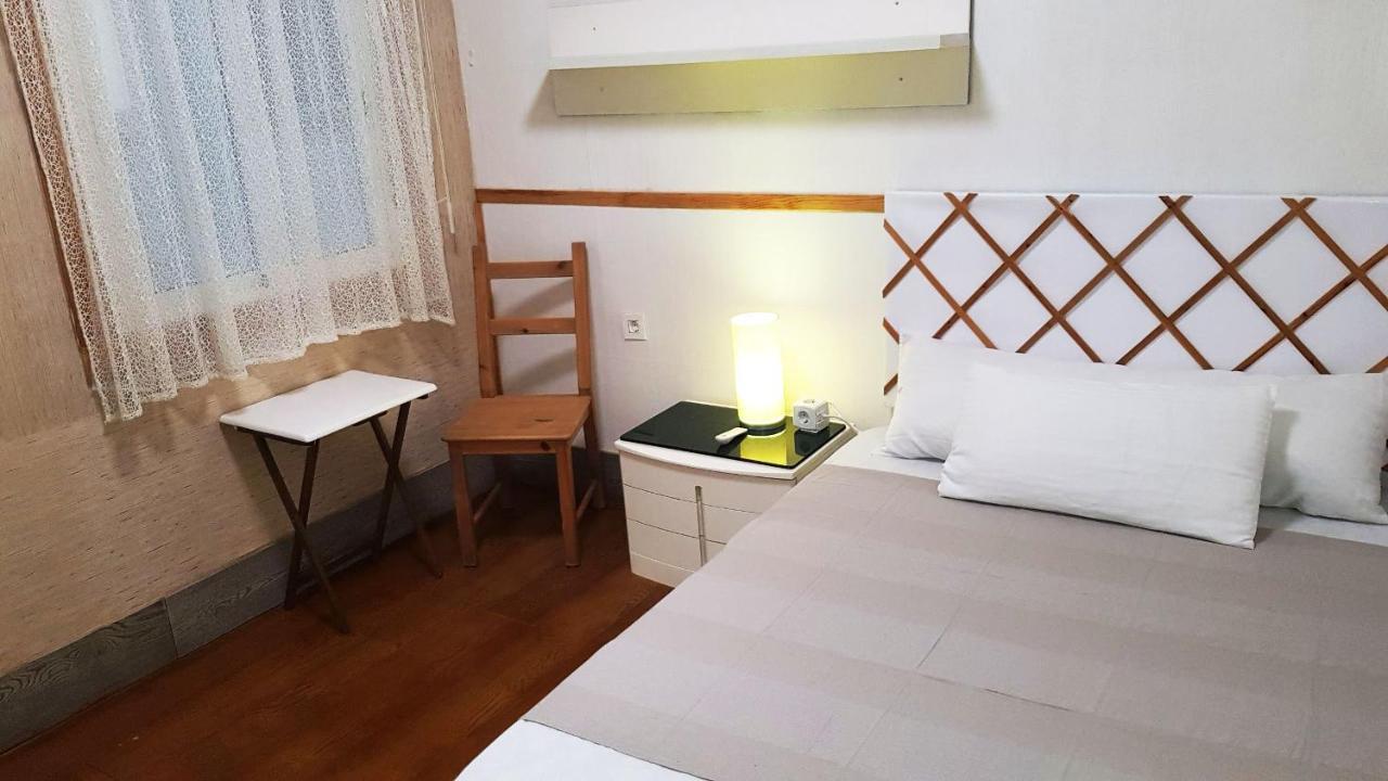 Apartament Sagrada Familia Bed & Breakfast Barcelona Bagian luar foto
